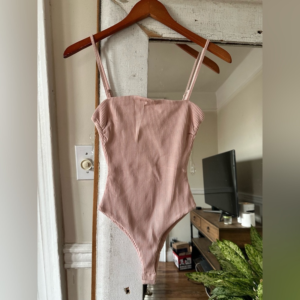 SNDY’s pink ribbed bodysuit XS